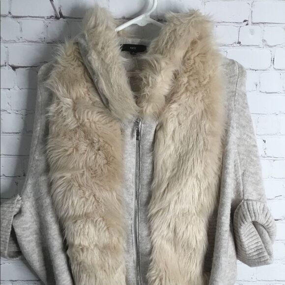 Faux Fur Sweater Zip Up Hooded - Picture 13 of 14